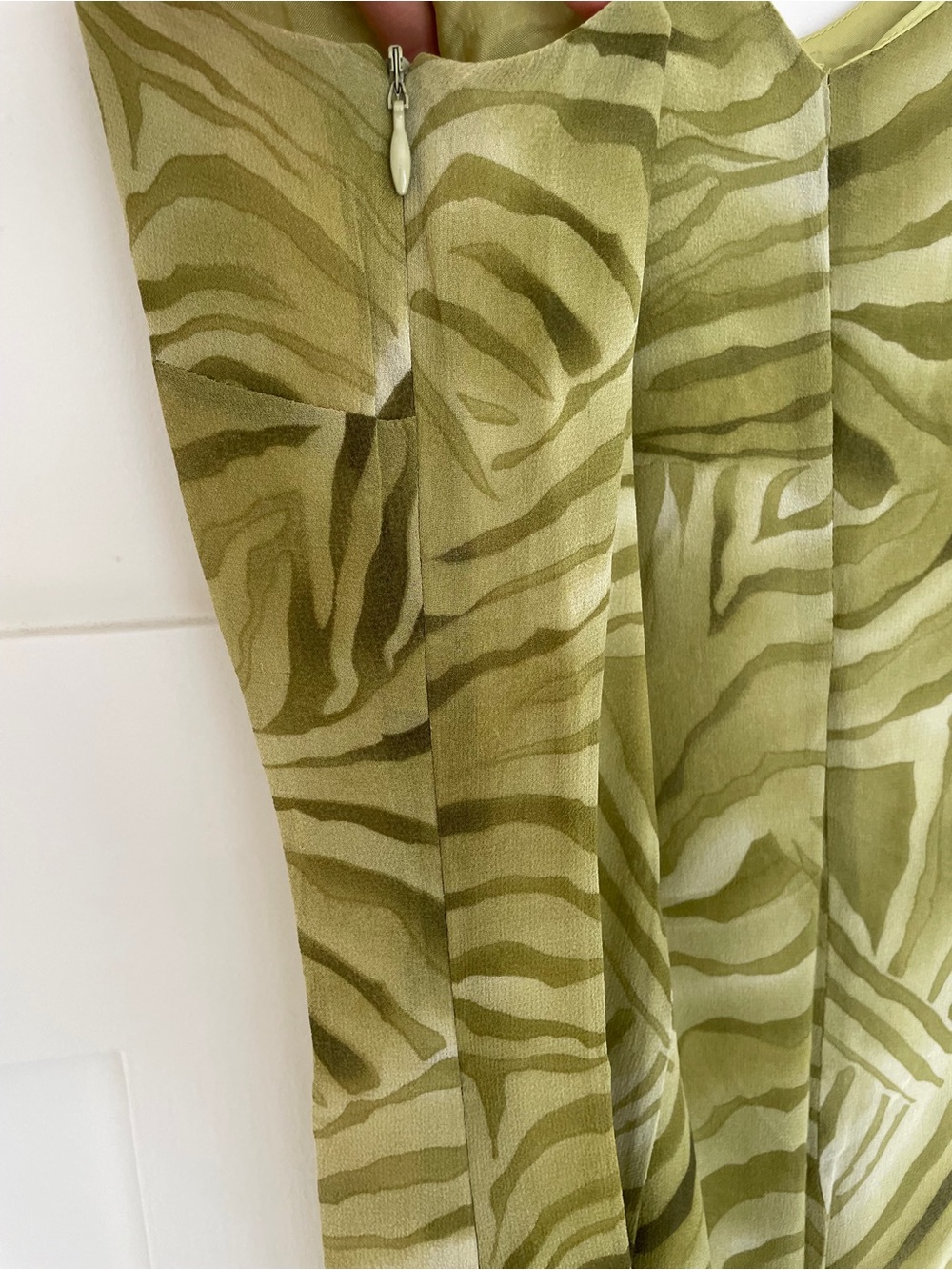 Vintage Silk Abstract Zebra Print Dark Lime Green Chartreuse Midi Dress 90s - Picture 7 of 8